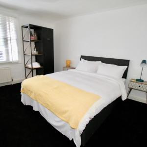 Deluxe Double Room with Shower