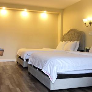 Deluxe Queen Room with Two Queen Beds