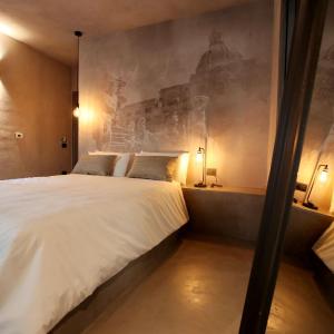 Deluxe Suite with Spa Bath