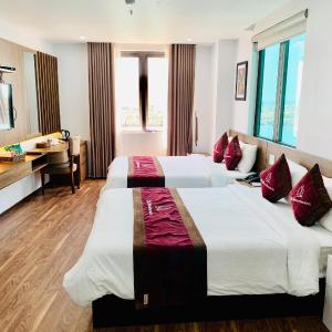 Deluxe Queen Room with Two Queen Beds