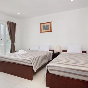 Economy Triple Room with Shared Bathroom