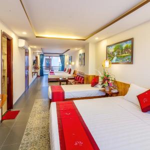 Deluxe Family Room