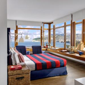 Superior Corner with Sea View