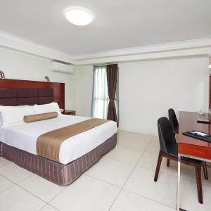 Deluxe Queen Room with Disability Access