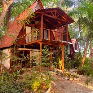 Bungalow with Garden View