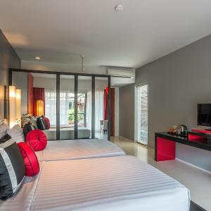 Superior Double or Twin Room with Pool View
