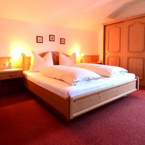 Double Room with Balcony 1