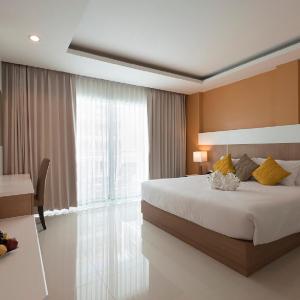 Deluxe Double or Twin Room