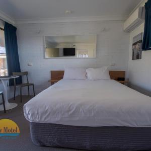 Standard Double Room with Garden View - 1