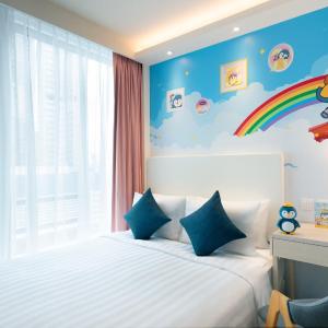 COZi Superior Penguin Style Twin or Double Room