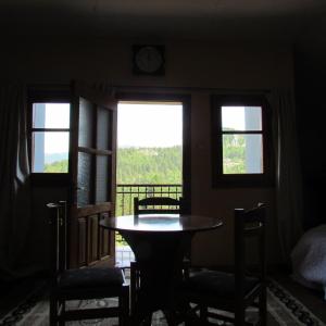 6-Bed Mixed Dormitory Room