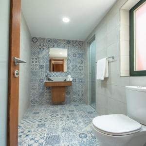 Deluxe Queen Suite