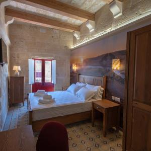 Queen Room with Balcony