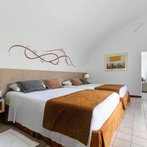 Suite with Sea View (1 Adult + 1 Child)