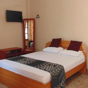 Queen Room with Garden View