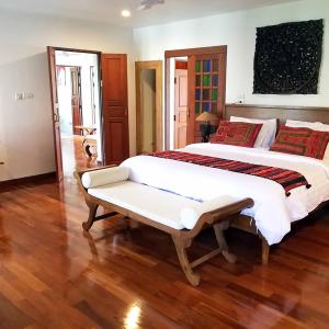 King Suite with Spa Bath