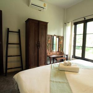 Deluxe Double or Twin Room with Lake View