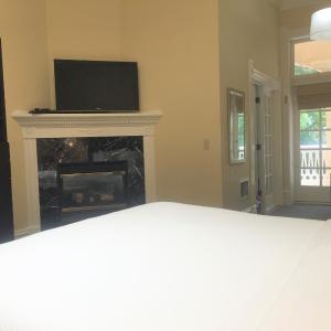 Healdsburg Interior King