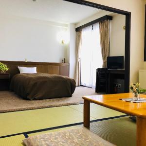 Family Room with Tatami Area