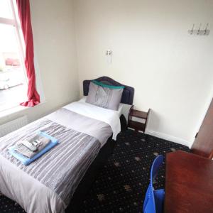Single Room with Shared Shower and Toilet