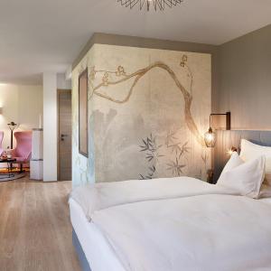 Suite with Mountain View