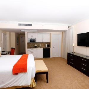 Junior Suite King with Kitchenette
