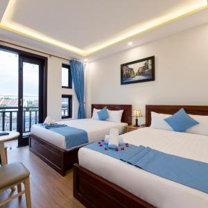Triple Room with Balcony