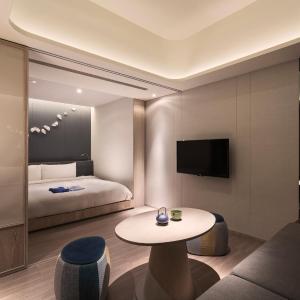 Hollywood Suite Double Bed Room