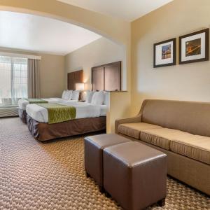 Queen Suite with Two Queen Beds - Non-Smoking