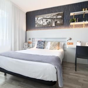 Superior Double or Twin Room with Terrace