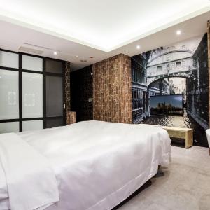 Double Room with Garage- Check in after 20:00 on Weekend