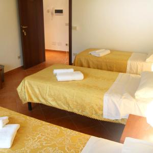 Triple Room with Shared Bathroom