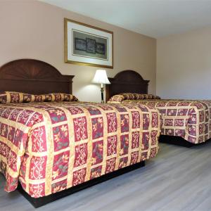 Queen Room with Two Queen Beds - Smoking