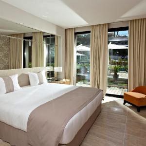 Superior Double Room with Pool View