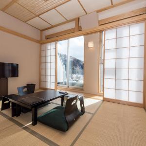 Modern Japanese-Style Room with Mt.Fuji and Lake View - Non Smoking