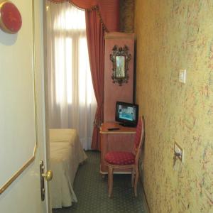 Small Double or Twin Room