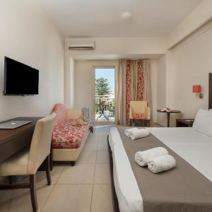 Triple Room with Garden View
