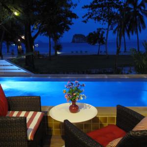 Villa with Pool View - Beach Front