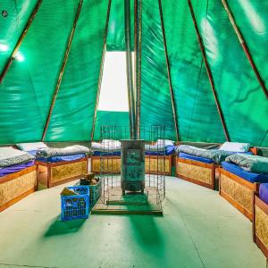 Single Bed in Tepee (10 Adults)