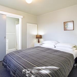 Waratah Cabin