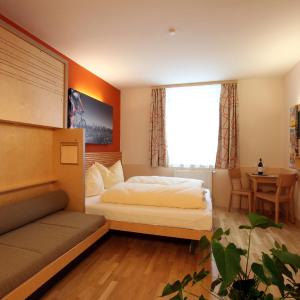 Double Room (Single use)