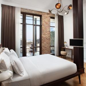 Deluxe Double Room with balcony and Garden View