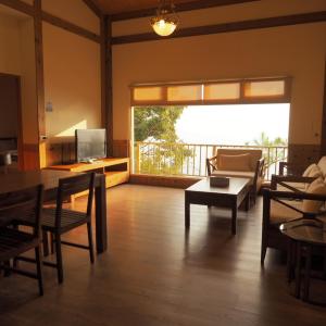 Family Room with Lake View