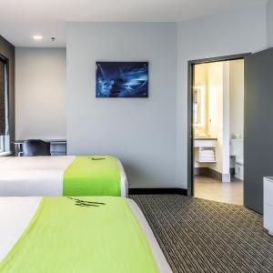 Queen Room with Two Queen Beds - Accessible/Non-Smoking 