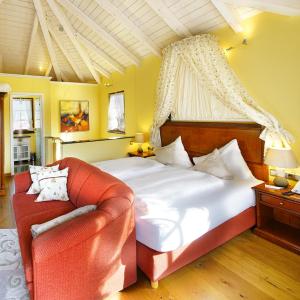 Honeymoon Suite