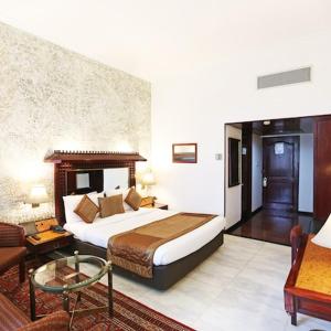Deluxe Double Room (2 Adults + 1 Child)