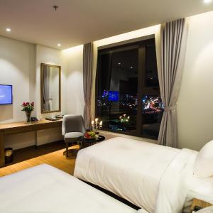 Superior Twin Room with City View