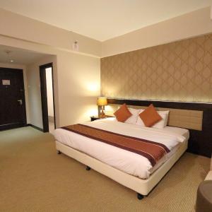 Deluxe Super King Room