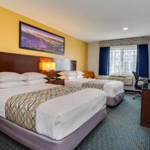Quadruple Room with Two Queen Beds - Non Smoking