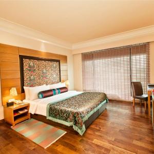 Luxury Room King - Avail 10% Discount on F&B, SPA & Laundry Facilities, Exclusive Access to the Legacy Lounge serving premium select beverages, finger appetisers & Exquisite Hors d'Oeuvres from 5:30 PM to 7:00 PM.